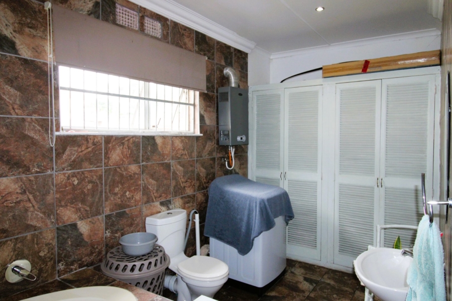 5 Bedroom Property for Sale in Greenfields Eastern Cape
